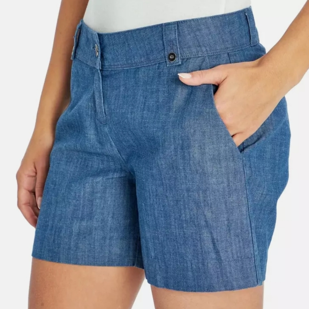 Isaac Mizrahi Women's Tailored Short Indigo Chambray